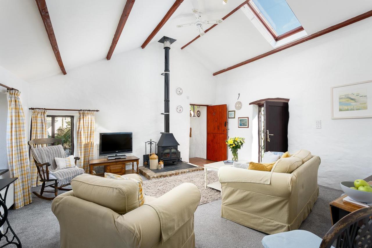 The Snug At Cornish Barn Holidays Truro Exterior foto